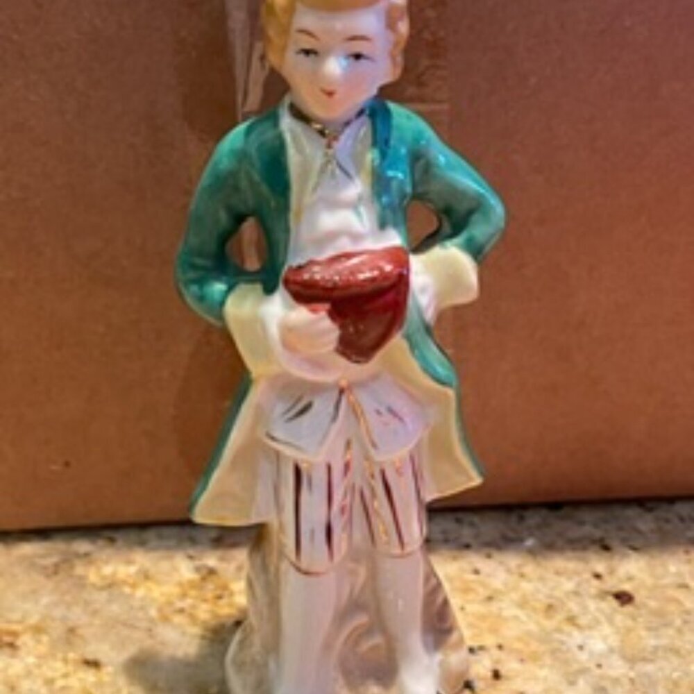 Colonial gentleman figurine made in occupied Japan